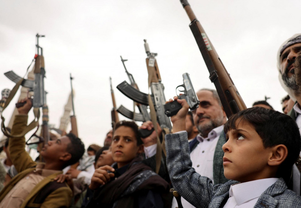 Rakety z Jemenu obyčajne odpaľujú tamojší povstalci - húsíovci, ktorí ovládajú jeho rozsiahle časti vrátane hlavného mesta Saná. FOTO: REUTERS