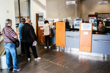 Sociálna poisťovňa čelila koncom posledných dvoch rokov návalu žiadostí o predčasné dôchodky. FOTO: HN/Miroslava Spodniaková