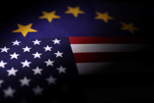 Americké clá teraz podľa odhadov EÚ dosahujú 380 miliárd eur, čo predstavuje približne 70 percent exportu do USA. FOTO: REUTERS