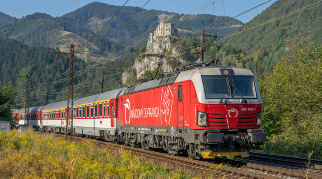Vlak Železničnej spoločnosti Slovensko. FOTO: ZSSK