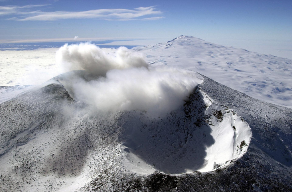 Sopka Erebus v Antarktíde.