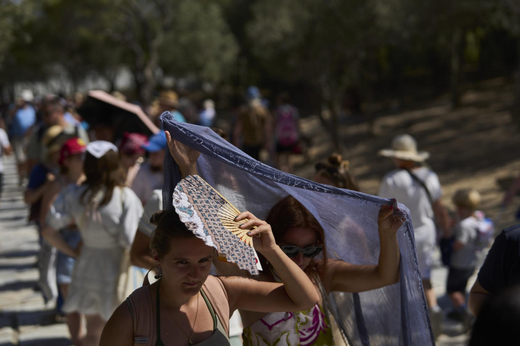 Pri Stredozemnom mori sú extrémne horúčavy stále častejšie. FOTO: TASR/AP/P. Giannakouris