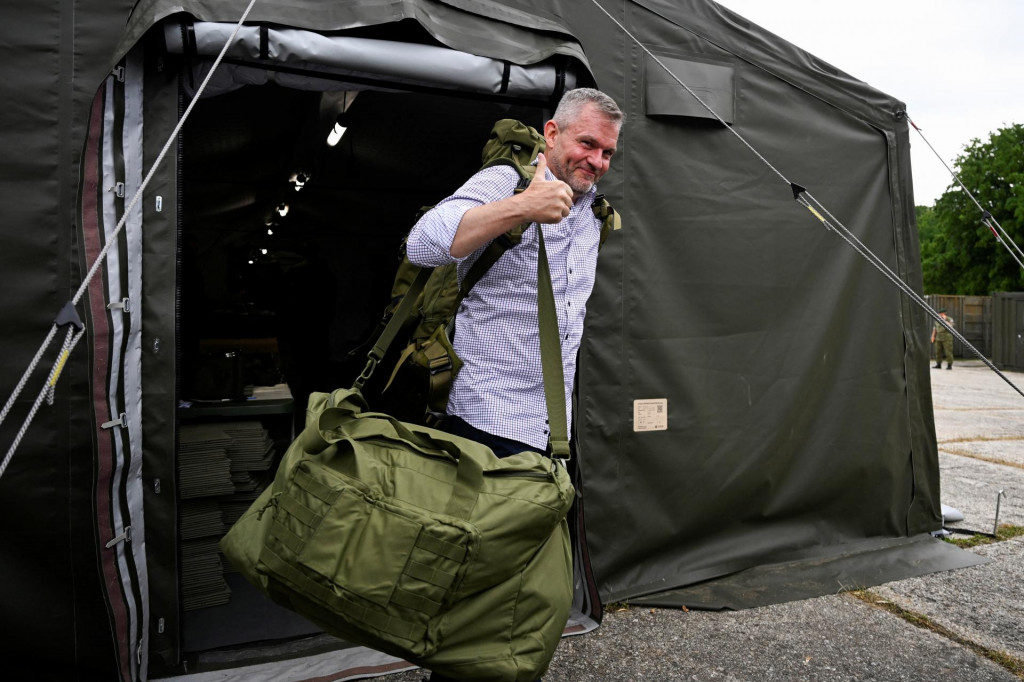 Prezident Peter Pellegrini na vojenskom výcviku. FOTO: Reuters