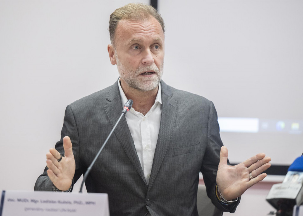 Riaditeľ Nemocnice sv. Michala v Bratislave Ladislav Kužela.