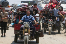 Palestínčania v Pásme Gazy. FOTO: Reuters