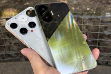 Krátko po uvedení modelu Poco F7 na trh sa objavil konkurent, s ktorým má jeho výbava všeličo spoločné. Súper od extravagantnej značky Nothing s označením Phone (3) síce nesie viac znakov prémiového telefónu, lenže je aj dvakrát drahší. A to už je priepastný rozdiel.