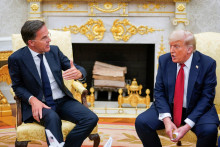 Americký prezident Donald Trump sa stretol s generálnym tajomníkom NATO Markom Ruttem. FOTO: Reuters