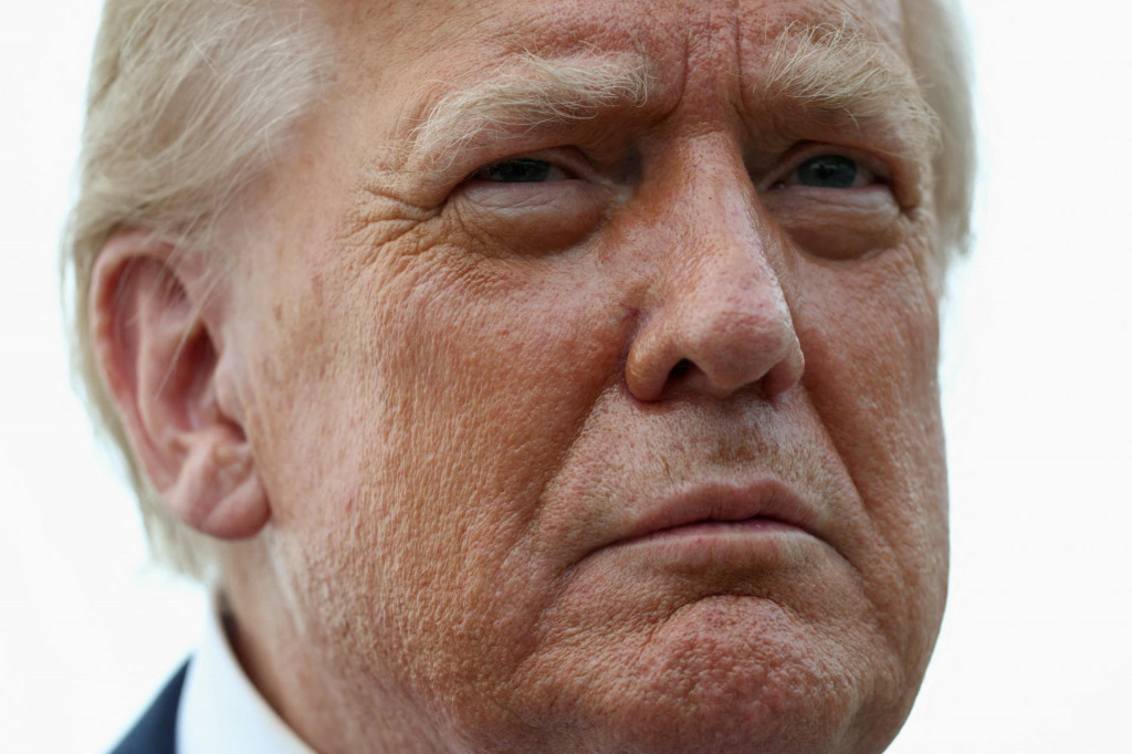 Na najnovšie kroky Donalda Trumpa reagovali aj európske burzy. FOTO: Reuters