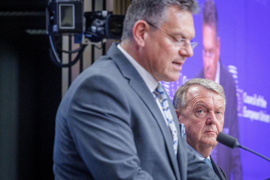 Eurokomisár pre obchod Maroš Šefčovič a Lars Lokke Rasmussen, dánsky minister zahraničia. FOTO: REUTERS