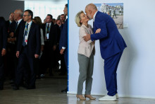 Predsedníčka Európskej komisie Ursula von der Leyenová sa stretla minulý týždeň v Ríme s albánskym premiérom Edim Ramom. FOTO: Reuters