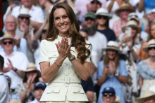 Kate, britská princezná z Walesu, prichádza na finálový zápas ženskej štvorhry Iga Swiateková - Amanda Anisimovová na grandslamovom turnaji vo Wimbledone v Londýne 12. júla 2025.

FOTO: REUTERS/Toby Melville