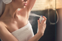 Na výber je na trhu niekoľko antiperspirantov. Ako si vybrať ten správny?