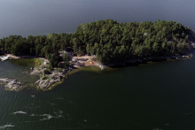 SuperShe Island.