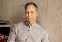 ”Nikdy som nechcel byť ako Agatha Christie a jej detektív Hercule Poirot,” hovorí kriminalista a spisovateľ David Urban.

FOTO: Marek Musil
