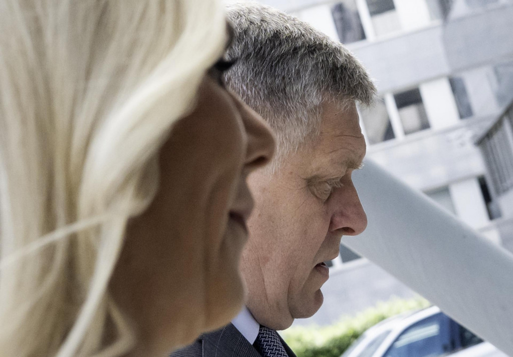 Vláda čelí kritike firiem za zmeny v cenách elektriny. Na snímke premiér Robert Fico a ministerka hospodárstva Denisa Saková.

FOTO: TASR/M. Baumann