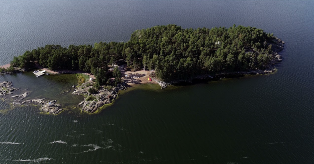 SuperShe Island.