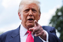 Americký prezident Donald Trump rozpútal dovoznými clami globálnu obchodnú vojnu, ktorej dôsledky doľahli na slovenský priemysel. FOTO: REUTERS