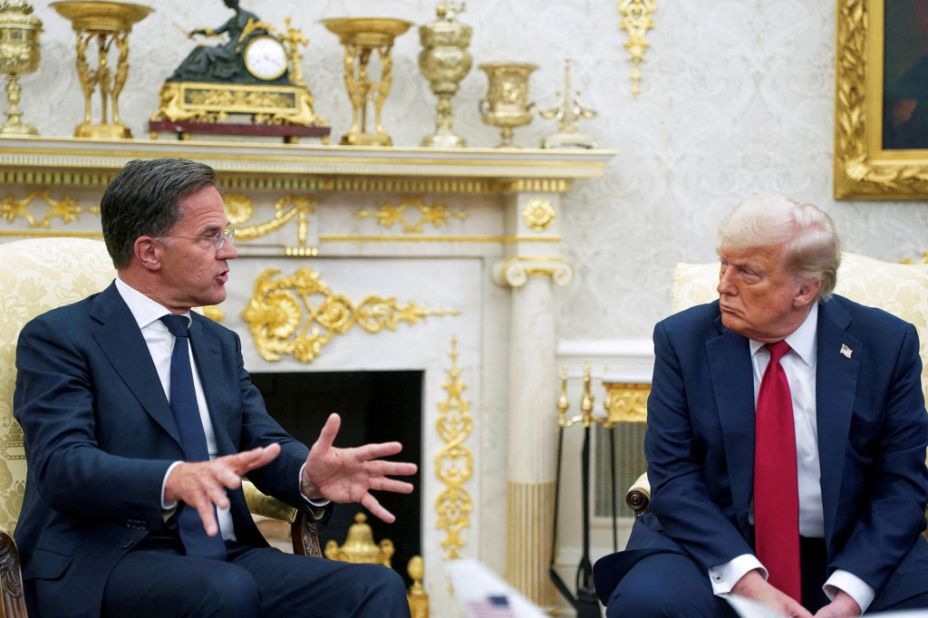 Americký prezident Donald Trump a generálny tajomník NATO Mark Rutte. FOTO: Reuters