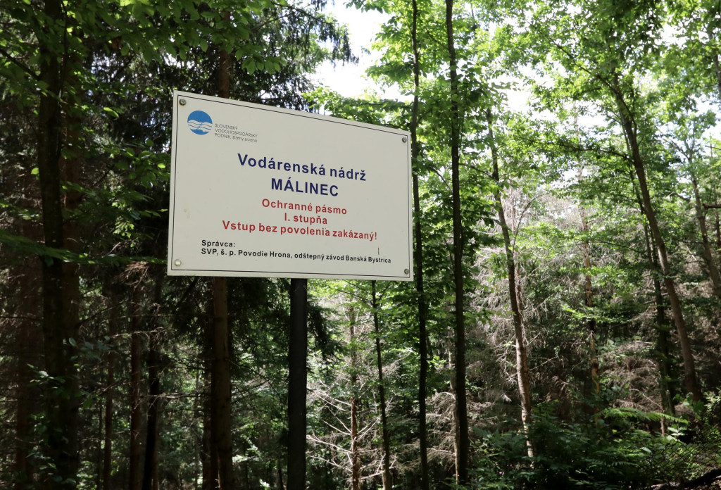 Projekt prečerpávacej vodnej elektrárne vyplýva z uznesenia vlády a zameriava sa na vytvorenie hydroenergetického potenciálu prepojením existujúcej vodárenskej nádrže Málinec s novou hornou nádržou pri Látkach. FOTO: TASR/Ján Krošlák