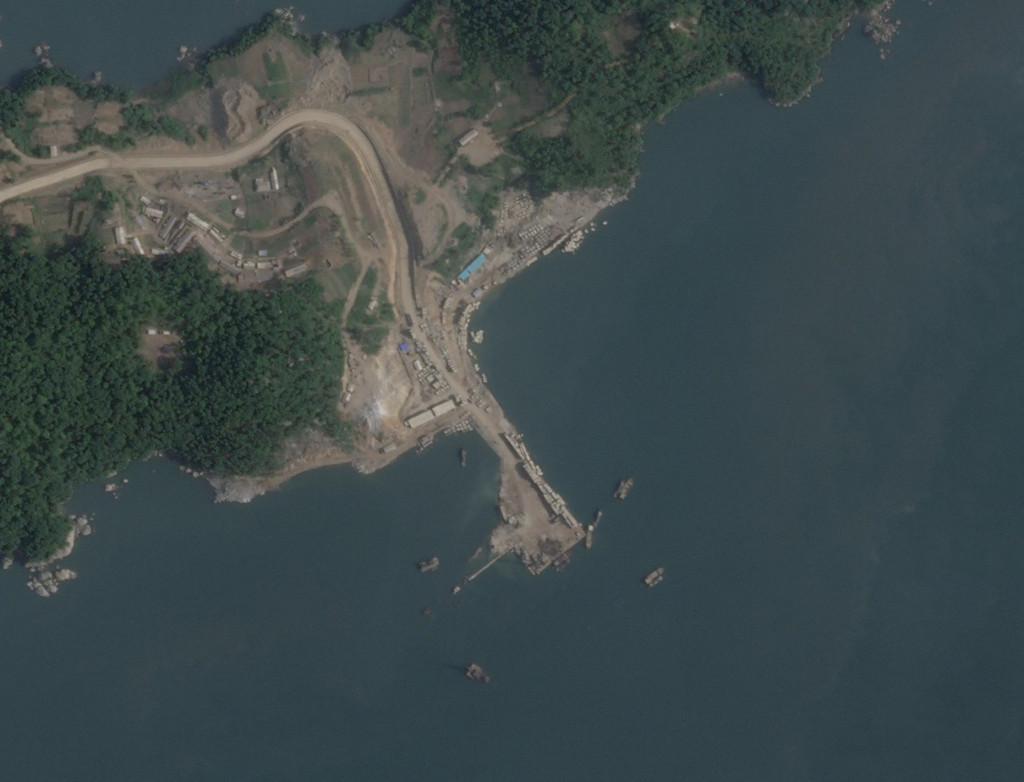 Satelitná snímka zobrazuje rozostavané námorné mólo na štartovacej stanici satelitov v Sohe na severozápade Severnej Kórey. FOTO: Reuters/2025 Planet Labs PBC