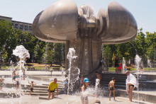 Horúčavy v Bratislave. FOTO: TASR/Miroslav Košírer