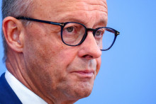 Zástupcov približne polovice spoločností prijal v pondelok kancelár Friedrich Merz s cieľom prerokovať plány firiem na podporu ekonomiky. FOTO: REUTERS