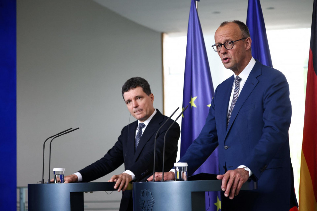 Friedricha Merza, silného muža Európy, nedávno navštívil nový rumunský prezident Nicusor Dan. FOTO: Reuters