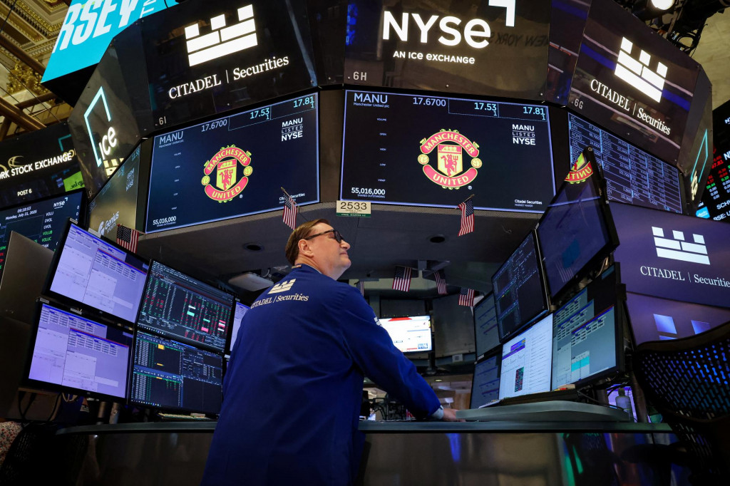 Výrazne klesli akcie automobilky General Motors, na ktorej výsledky hospodárenia mali negatívny vplyv americké clá. FOTO: REUTERS