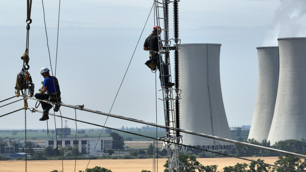 Ako prebiehala modernizácia vedenia pri Jaslovských Bohuniciach.