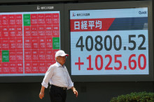 Japonské akcie výrazne posilnili. FOTO: Reuters