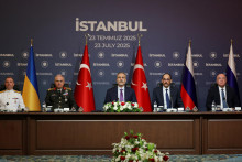 Tretie kolo priamych mierových rokovaní Ukrajiny a Ruska v tureckom Istanbule sa skončilo v stredu večer po približne hodine a pol. FOTO: Reuters