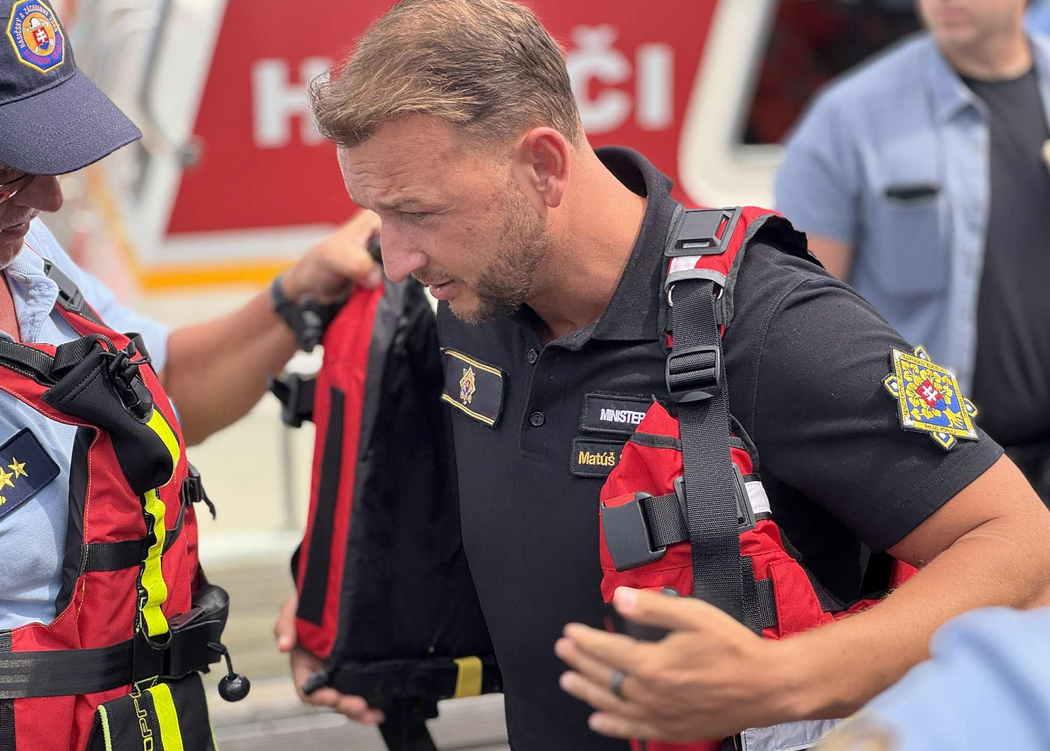 Šutaj Eštok predstavil novú záchrannú loď, hasiči dostali aj miniponorky