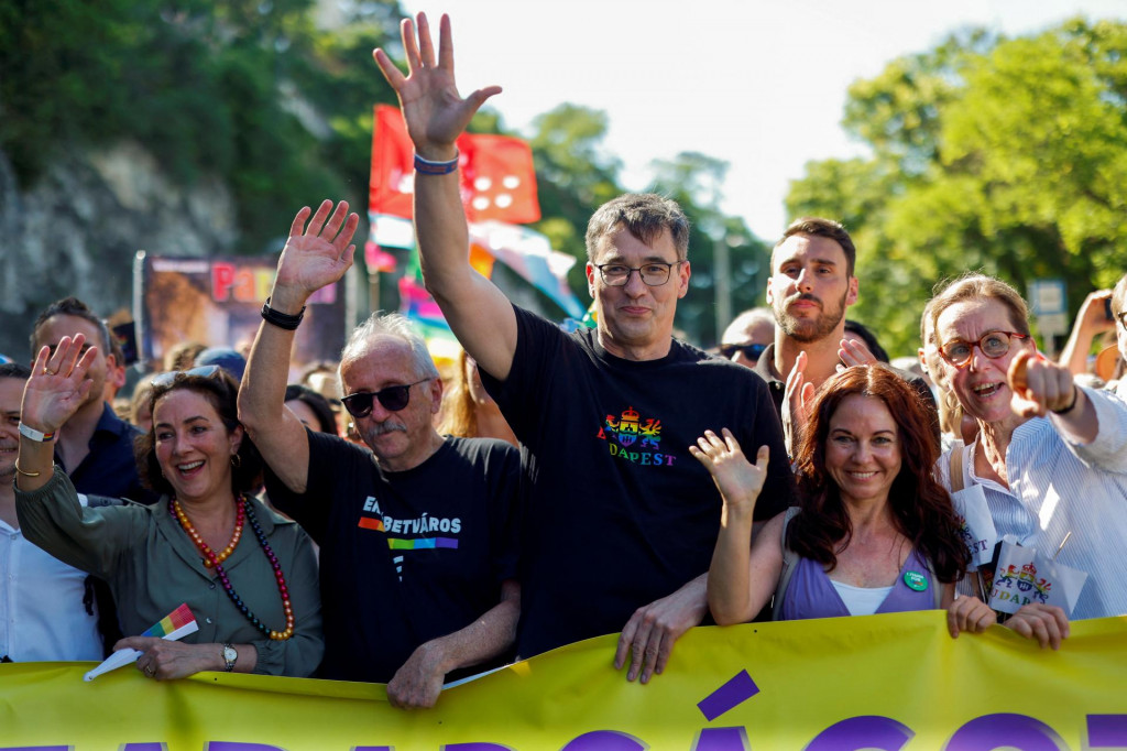Primátor Budapešti Gergely Karácsonypočas pochodu Pride. FOTO: Reuters