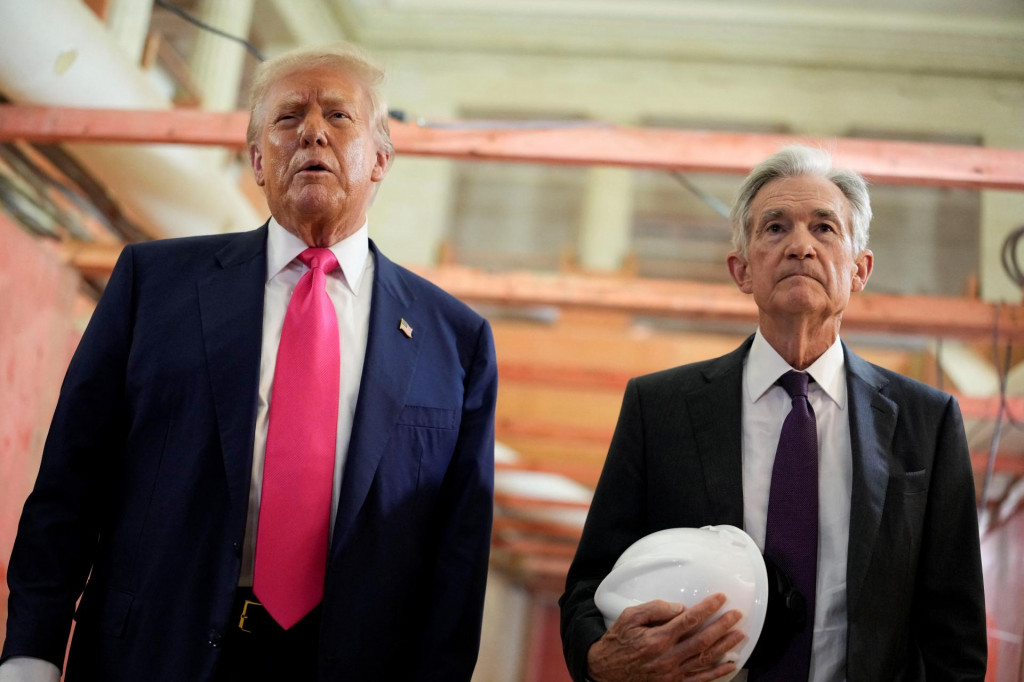 Americký prezident Donald Trump a predseda Federálneho rezervného systému Jerome Powell. FOTO: Reuters