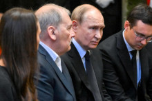 Ruské straty vojakov vo vojne na Ukrajine môžu dosahovať podľa BBC až štvrť milióna. FOTO: REUTERS