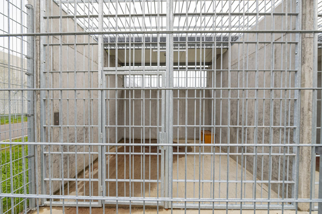 Na snímke vychádzkové priestory Detenčného ústavu. 

FOTO: TASR/Michal Svítok