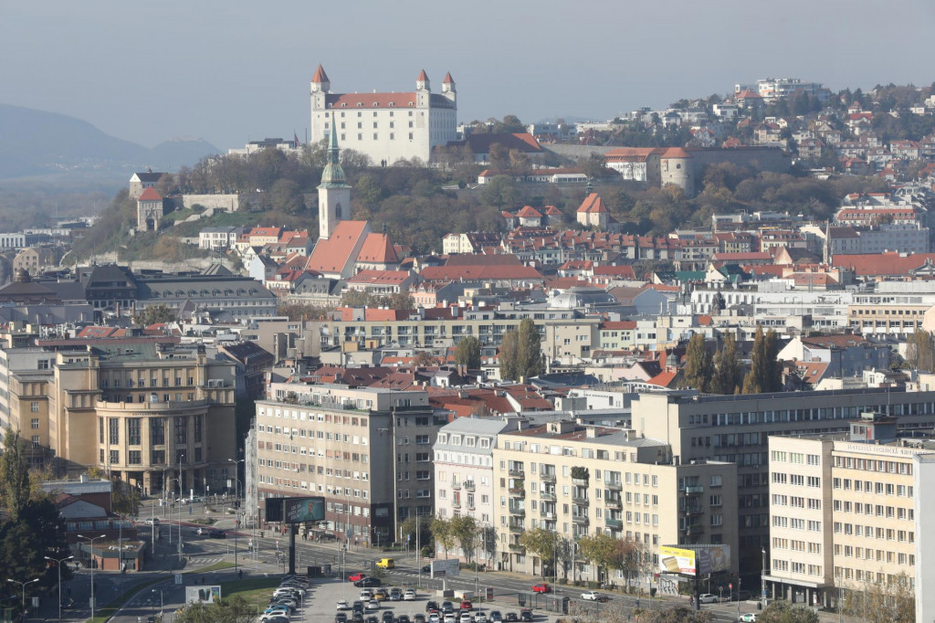 Najvyššie nájomné si aj naďalej udržala Bratislava, a to na úrovni 890 eur. FOTO: Peter Mayer/MAFRA