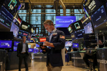 Akcie v USA veľké zmeny nezaznamenali, investori posudzujú obchodnú dohodu s Európskou úniou. FOTO: REUTERS