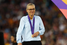 Opäť najcennejšia medaila. Sarina Wiegmanová doviedla anglické futbalistky k zisku titulu aj na práve skončenom európskom šampionáte. FOTO: Reuters