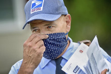 Nový variant koronavírusu nazvaný nimbus, ktorý sa šíri v Ázii, USA a v Európe, sa objavil už aj v Maďarsku. FOTO: TASR/AP