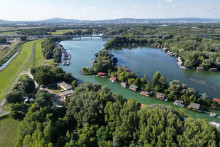 Okolie Rusoviec, v pozadí je Bratislava. Ilustračné FOTO: Shutterstock