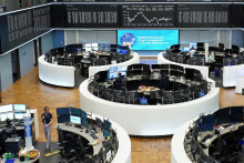 Frankfurtská burza s grafom nemeckého indexu cien akcií DAX. FOTO: Reuters FOTO: Reuters