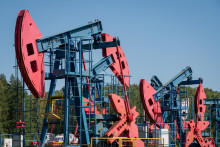 Cena severomorskej ropnej zmesi Brent s dodávkou v septembri dosiahla do 7.33 h SELČ 73 dolárov za barel. FOTO: REUTERS