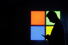 Tržby spoločnosti za tri mesiace do konca júna vzrástli o 18 percent na 76,4 miliardy dolárov, zatiaľ čo čistý zisk sa zvýšil takmer o štvrtinu na 27,2 miliardy dolárov. FOTO: REUTERS