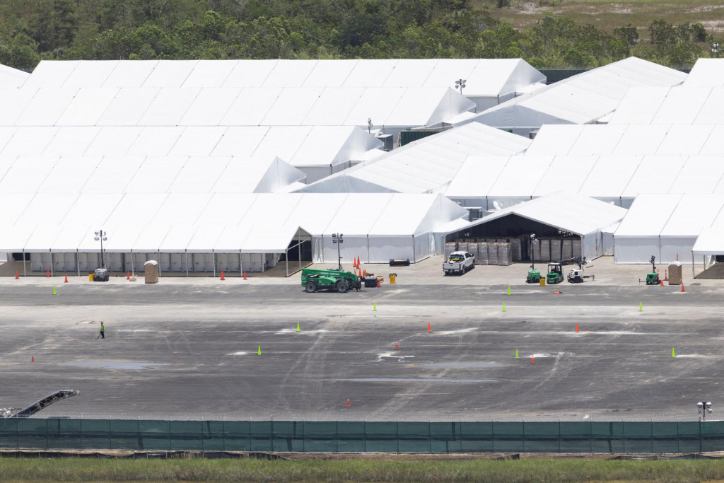 Podľa najnovšej správy mexickej vlády bolo od Trumpovho januárového návratu do Bieleho domu pri rôznych raziách v USA zadržaných už vyše 350 Mexičanov. FOTO: REUTERS