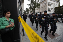 Francúzsko nemá dostatok policajov, ktorí by sa dokázali vysporiadať s narastajúcim násilím. FOTO: TASR/AP