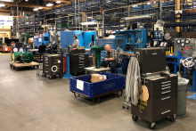 Firmy aj napriek nárastu produkcie pokračovali v rušení pracovných miest, pričom príslušný index sa znížil zo 45 bodov na 43,4 bodu a dostal sa na najnižšiu úroveň od júla 2020. FOTO: REUTERS