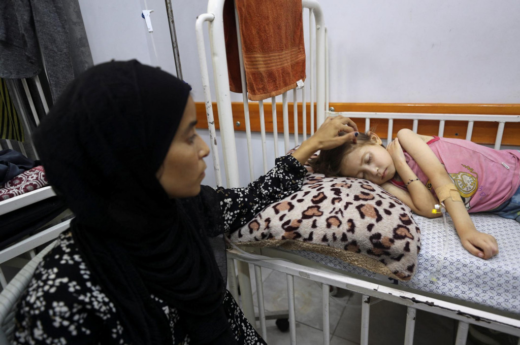Taliansko chce vzhľadom na zhoršujúcu sa humanitárnu situáciu evakuovať z Pásma Gazy asi 50 ľudí vrátane chorých a zranených detí a ich rodičov. FOTO: REUTERS