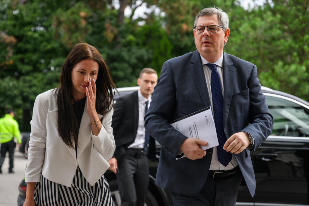 Na snímke minister spravodlivosti Boris Susko (vpravo, Smer-SD), ktorého rezort zmenu legislatívy navrhol. FOTO: TASR/Jaroslav Novák