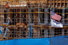 V medziročnom porovnaní stavebné výdavky v júni padli o 2,9 percenta. FOTO: REUTERS